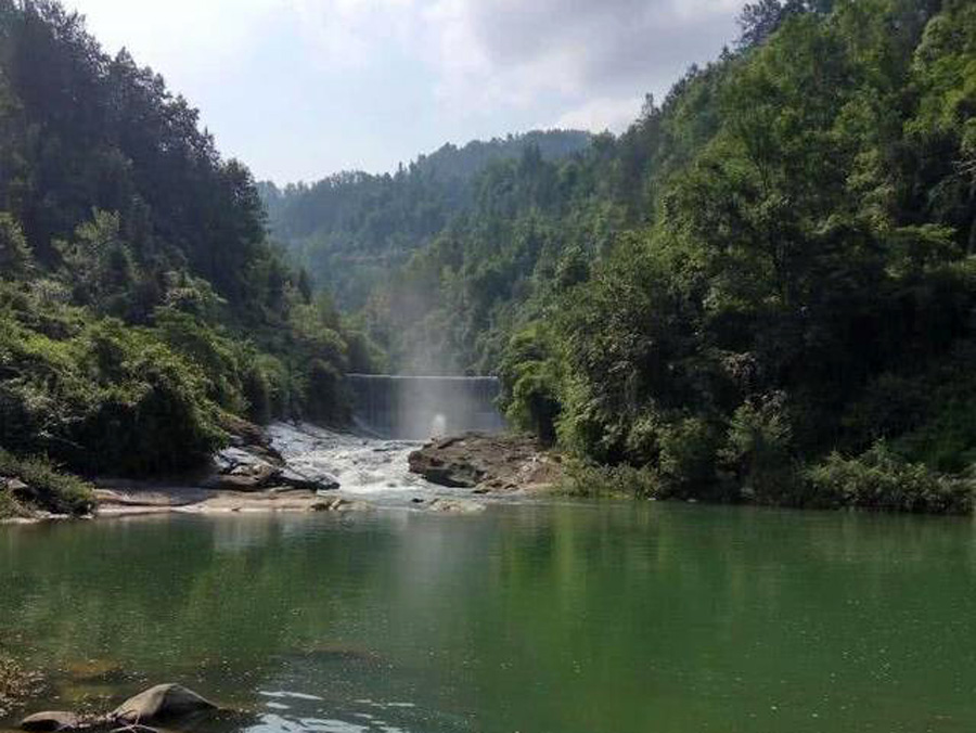 在水流特别急的地方怎么钓鱼（走水很急的河道怎么钓鱼）(图2)