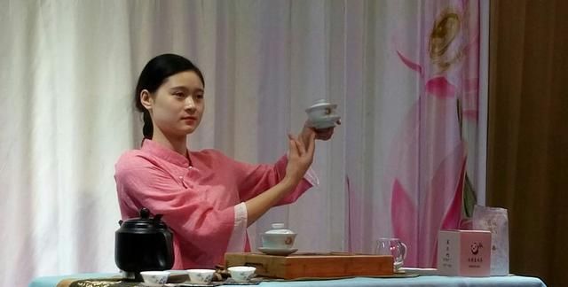 日本茶道和中国茶道的区别，日本茶道里面的茶是什么茶，是抹茶吗？图2