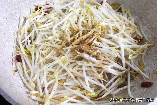 春饼配什么菜好吃又简单（吃春饼少不了这炒合菜）(28)