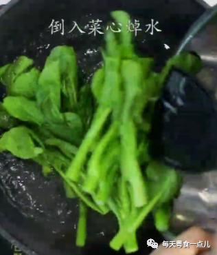 炒牛肉片怎么炒嫩又好吃（菜心炒牛肉）(13)