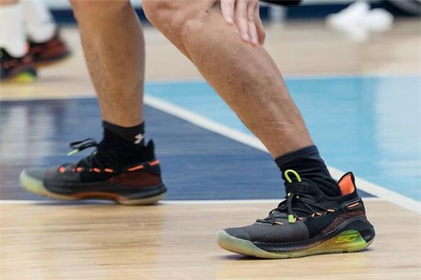 ua curry 6库里6代战靴测评 一起感受全掌缓震