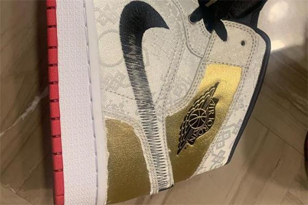 aj1白丝绸撕开来是什么样的 aj1白丝绸怎么撕开