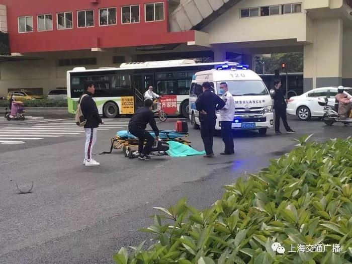 触目惊心！摩托车违规上高架，骑手高空坠落不幸身亡……