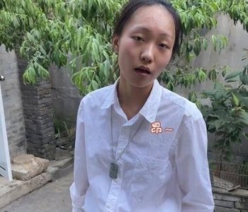 ​坐拥4300万粉丝，张小花正面照终被扒，妥妥的宝藏闺蜜团