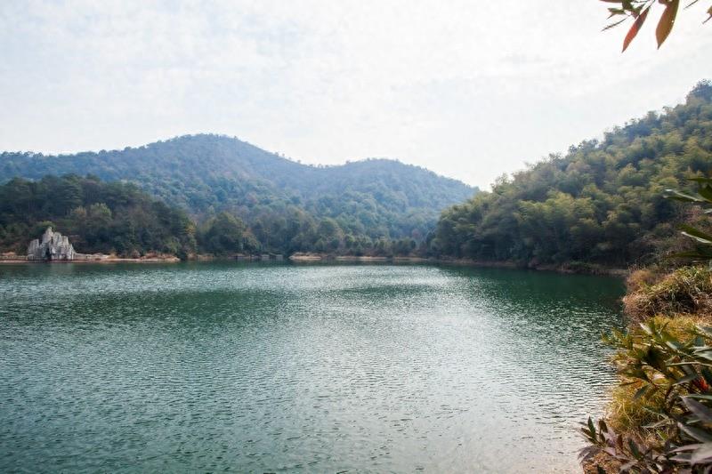 石燕湖，湖南省首家野生动物园，长沙人最受欢迎的十佳旅游景区