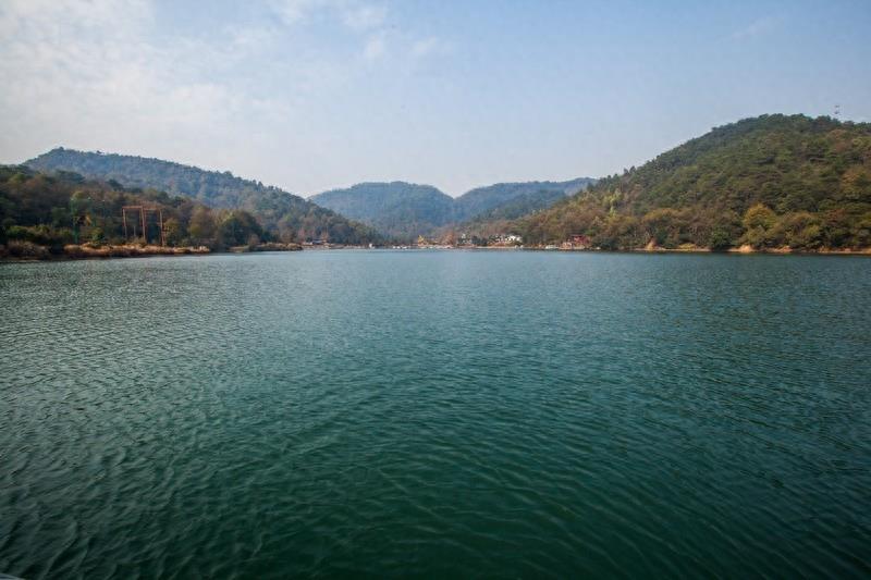 石燕湖，湖南省首家野生动物园，长沙人最受欢迎的十佳旅游景区