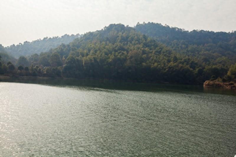 石燕湖，湖南省首家野生动物园，长沙人最受欢迎的十佳旅游景区