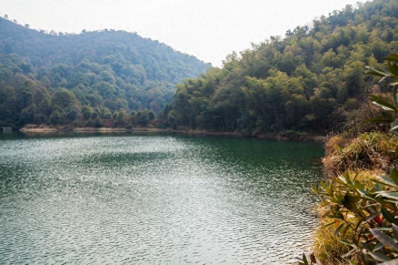 石燕湖，湖南省首家野生动物园，长沙人最受欢迎的十佳旅游景区